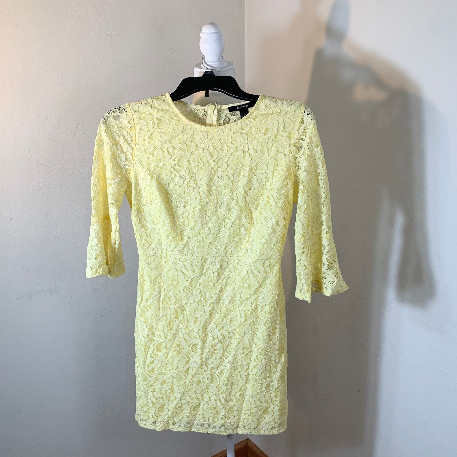 Forever 21 Forever21 women’s yellow dress size S Size S / US 4 / IT 40 - 1 Thumbnail