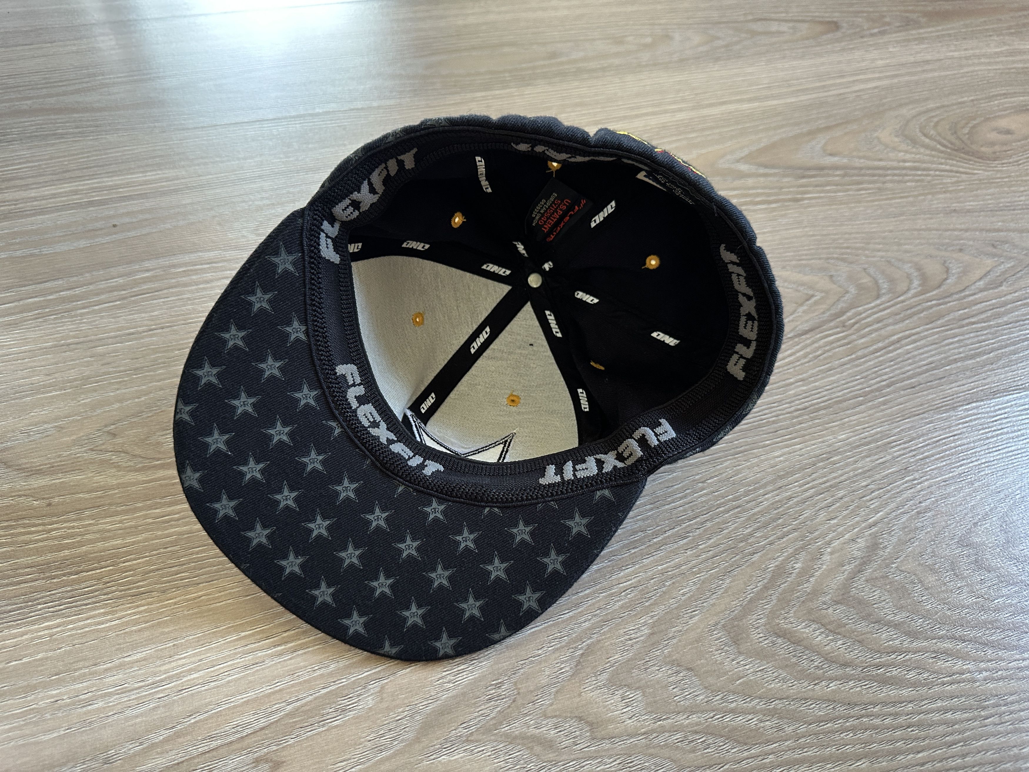 Rockstar Games × Vintage Vintage Rockstar Energy Drink Flexfit Black Snapback Cap Size ONE SIZE - 5 Thumbnail