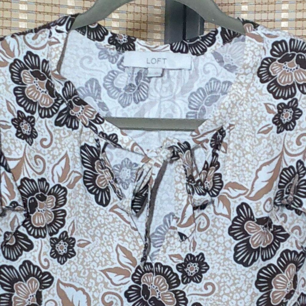 Loft Loft Brown Floral Print Short Sleeve Blouse Size L / US 10 / IT 46 - 2 Thumbnail