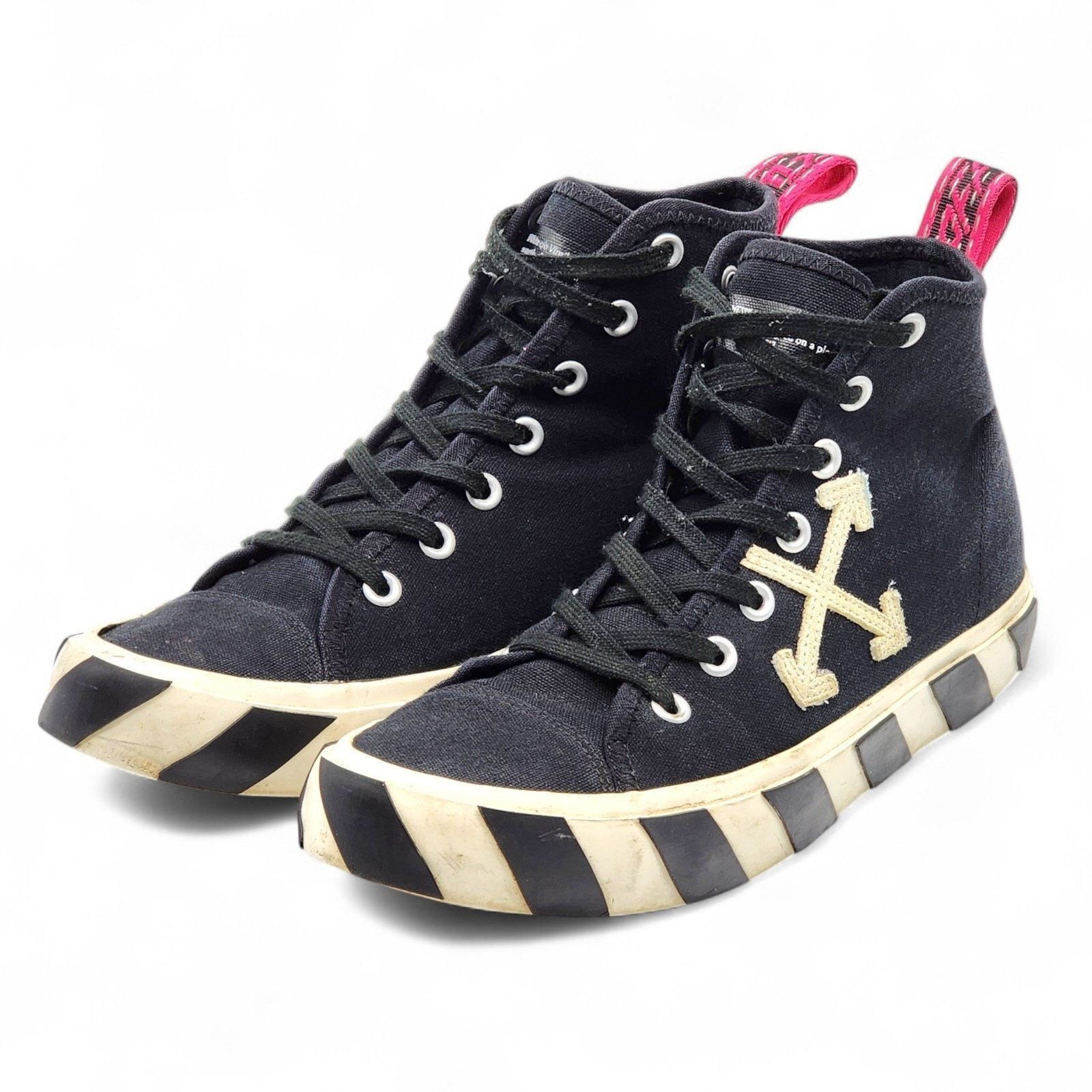 High-Top Arrows Sneakers Size US 10 EU 43 - Preowned
