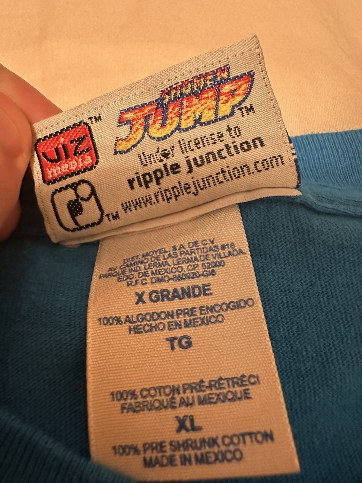 Vintage Bleach Kon y2k anime t shirt