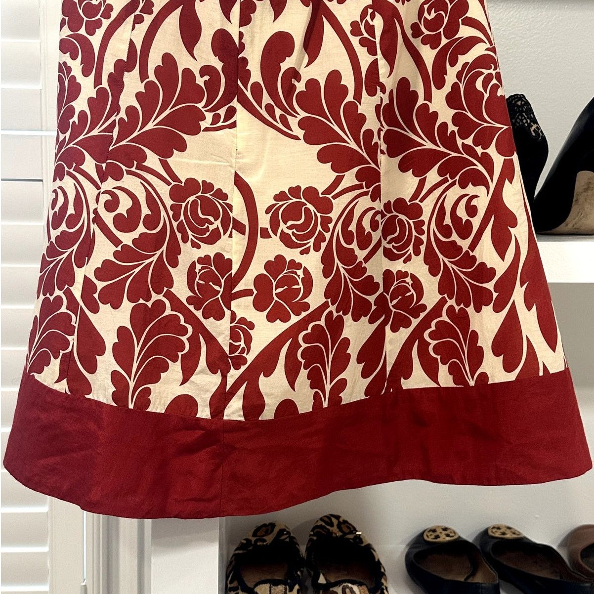 Ann Taylor Ann Taylor Women's Cream Red Floral Silk Blend Skirt 0P Size 25" / US 0 / IT 36 - 6 Thumbnail