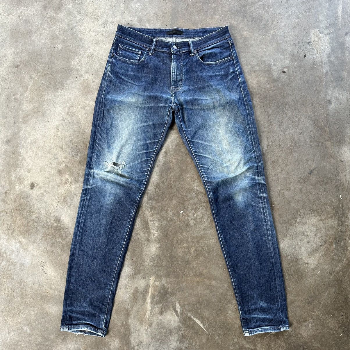 image of Distressed Denim x Jean Vintage Japanese Faded Distressed Jean Denim Pant in Faded Blue (Size 33)