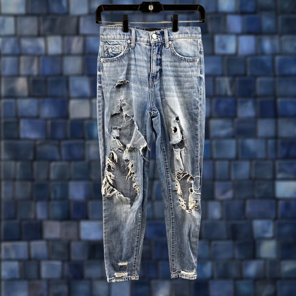 Buckle Black Buckle Black Mom Med Wash Distressed Thighs 24 in Womens Jeans 90s Style Size ONE SIZE - 1 Thumbnail