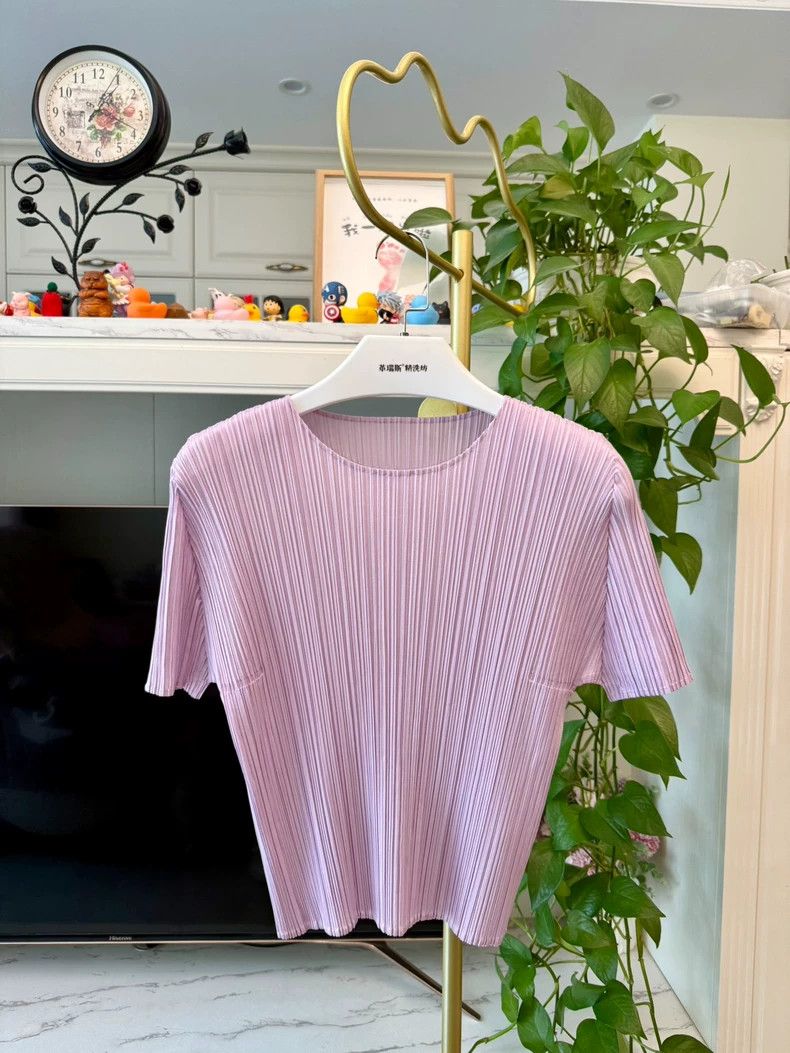 Issey Miyake Issey Miyake size:3 Pinkish-purple pleated short-sleeved s Size XS / US 0-2 / IT 36-38 - 1 Thumbnail