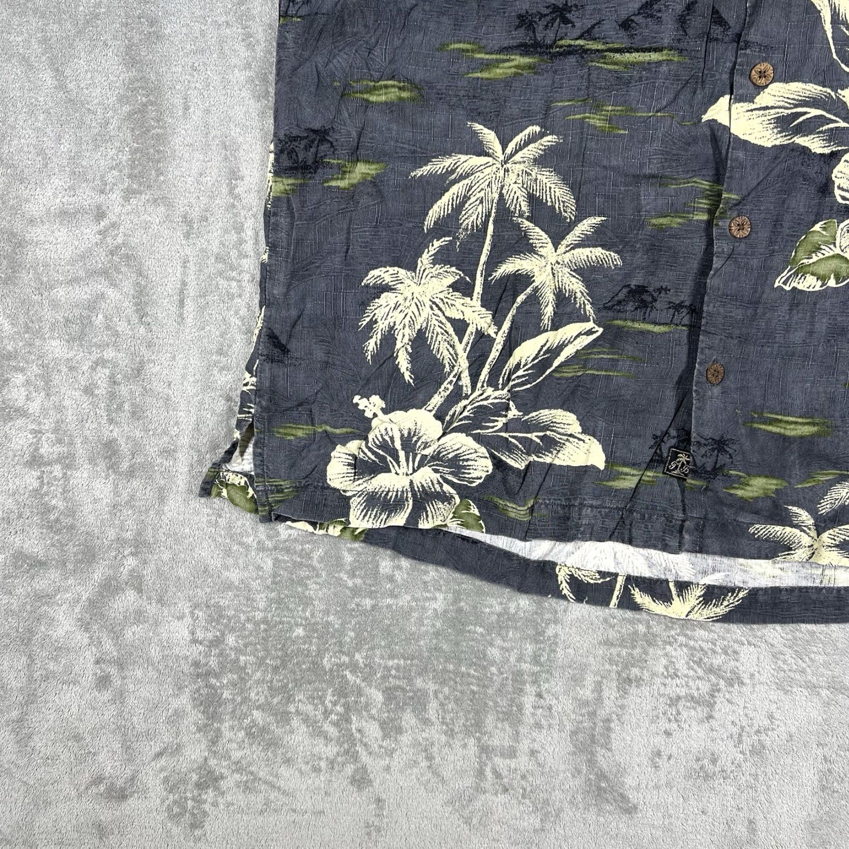 Tommy Bahama Tommy Bahama Button-Up Shirt 100% Silk Men Large Dark Gray Hawaiian Floral Shirt Mens Size US L / EU 52-54 / 3 - 3 Thumbnail