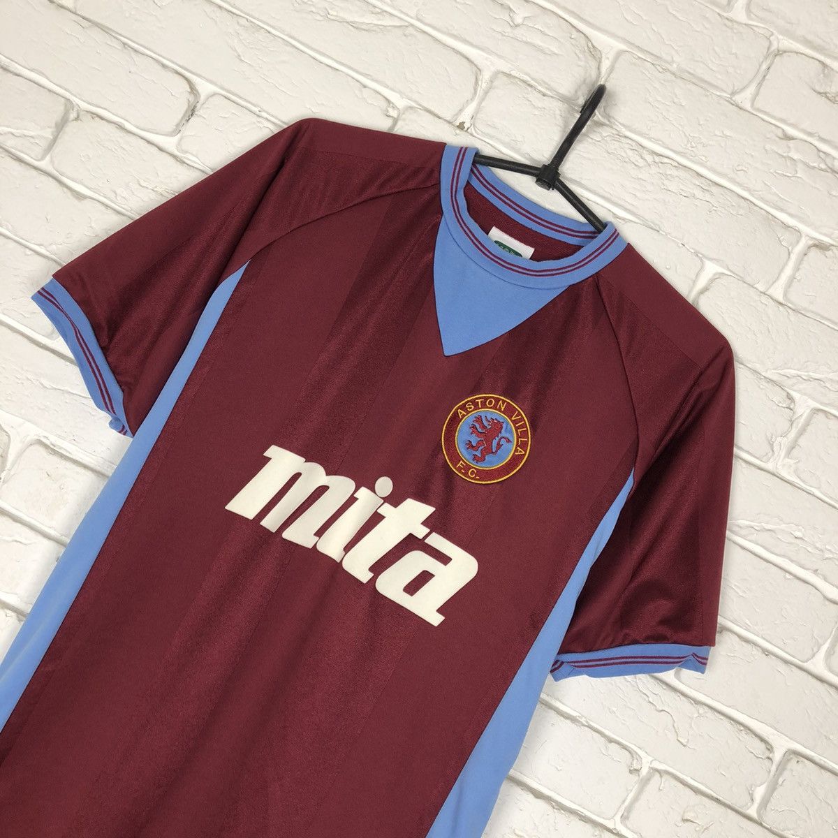 Other Aston Villa retro copy jersey draw score Size US S / EU 44-46 / 1 - 2 Thumbnail