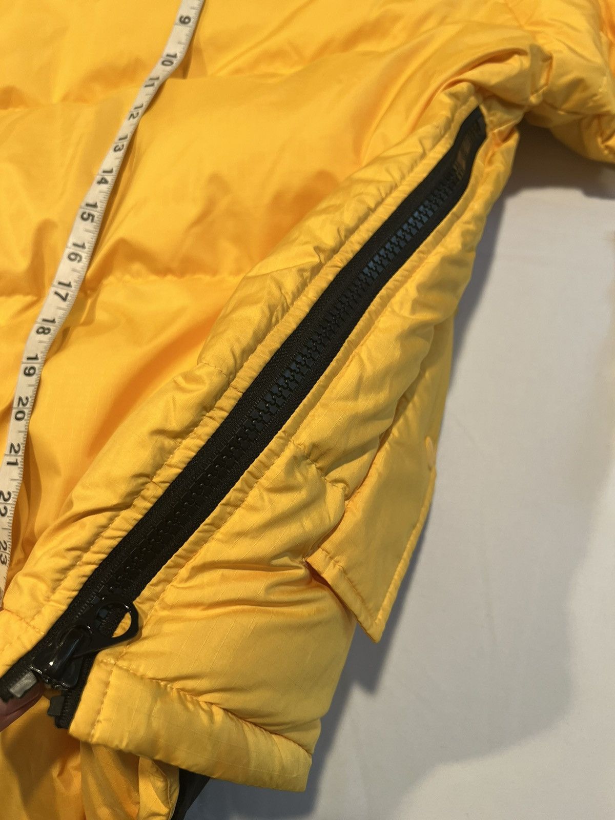 Burberry Burberry men’s detachable gloves ski jacket. 50/M. $1890 Size US M / EU 48-50 / 2 - 4 Thumbnail