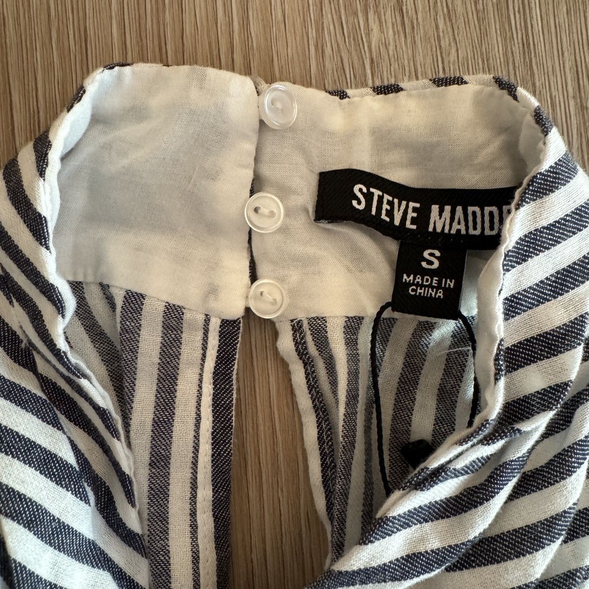 Steve Madden Steve Madden Kosta Top in Navy Stripe w/ Crisscross Neckline Size S / US 4 / IT 40 - 8 Thumbnail