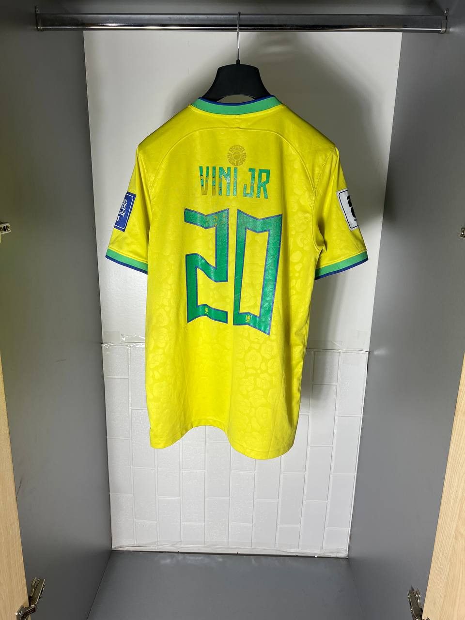 Vintage VERY RARE NIKE BRAZIL VINI 20 SOCCER JERSEY BLOKE Y2K RETRO Size US M / EU 48-50 / 2 - 1 Thumbnail