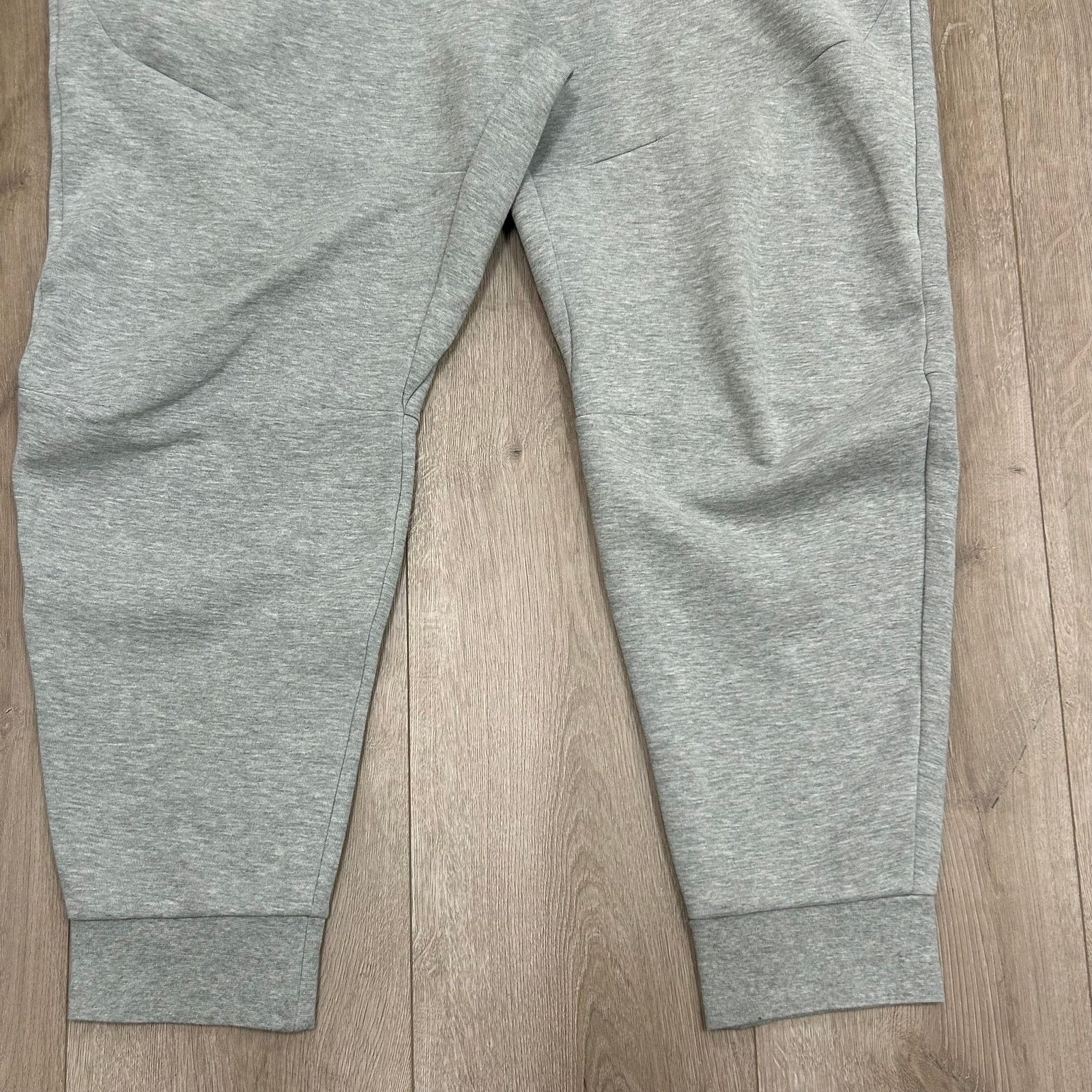 Nike Nike Tech Fleece Jogger Pants XL Grey Heather B3 Size US 34 / EU 50 - 3 Thumbnail