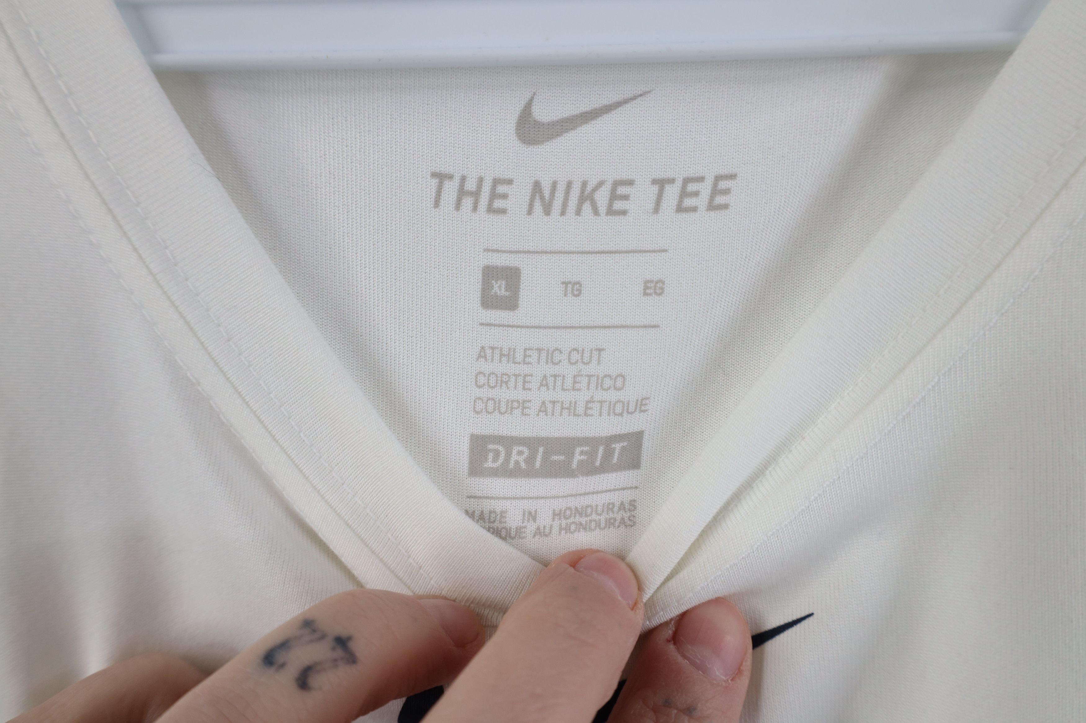 Nike Nike Center Swoosh Cleveland Indians Baseball T-Shirt White Size US XL / EU 56 / 4 - 9 Thumbnail
