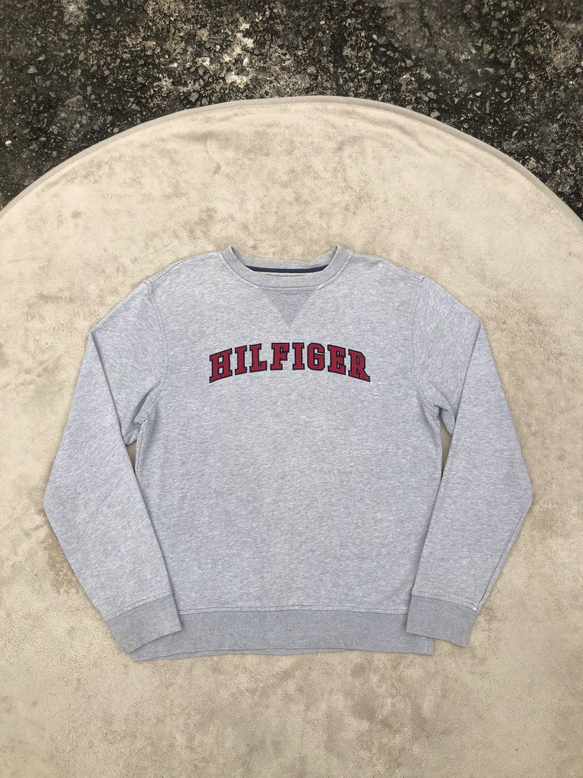 Tommy Hilfiger × Vintage Vintage 90s Tommy Hilfiger Spellout Embroidery Sweatshirt Size US M / EU 48-50 / 2 - 2 Thumbnail