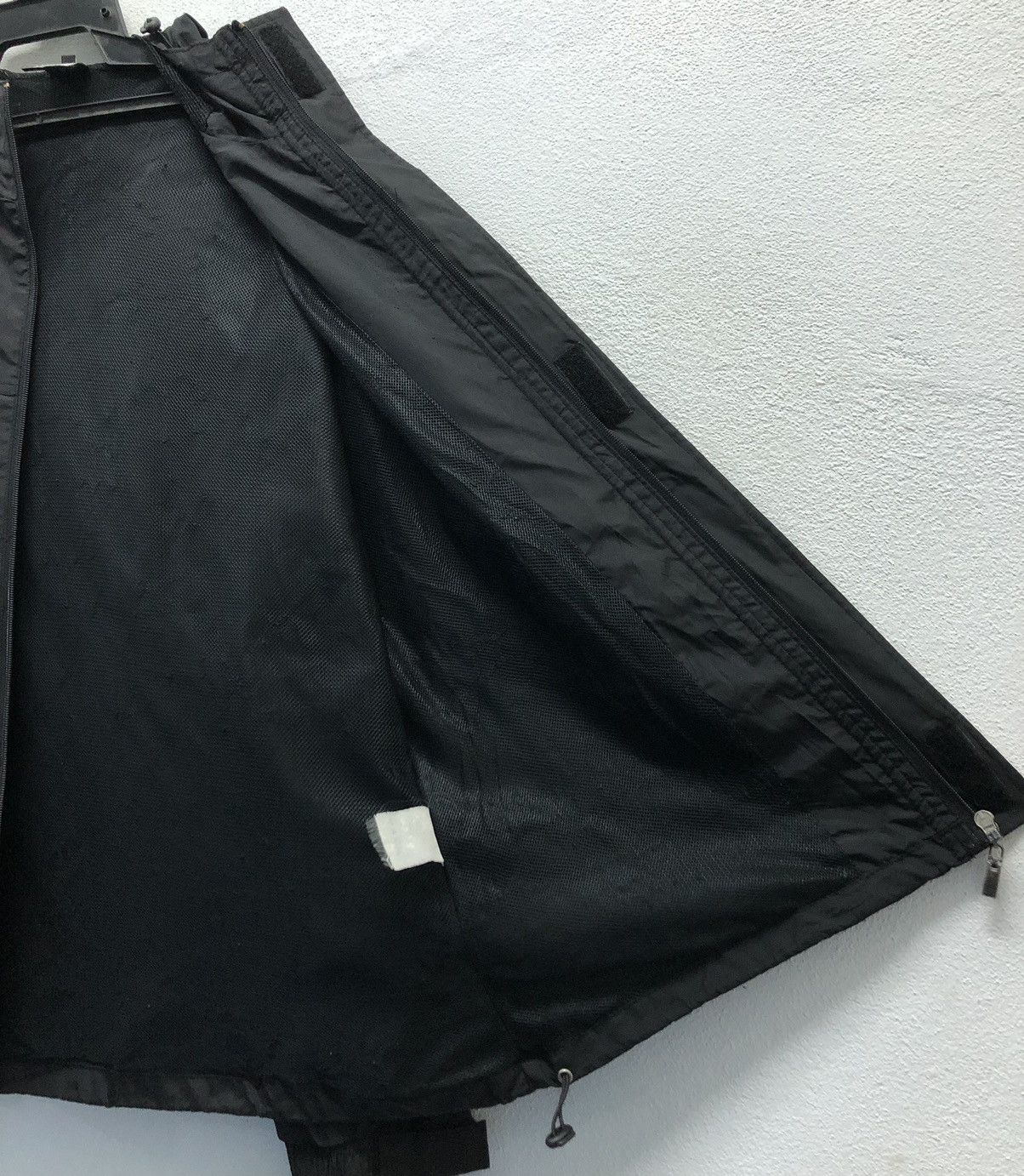 The North Face The North Face Summit Series Windbreaker (Size XL) Size US XL / EU 56 / 4 - 14 Thumbnail