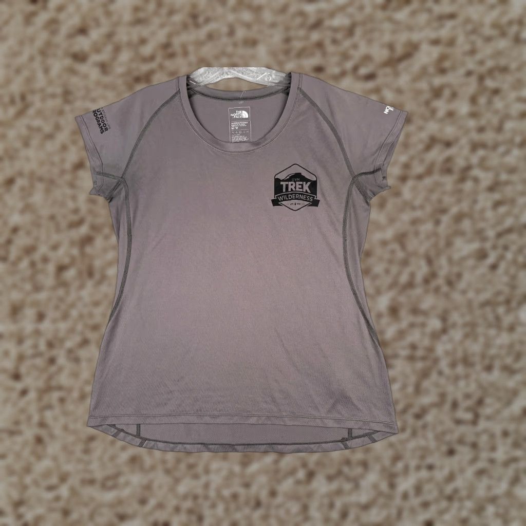 The North Face VINTAGE The North Face Shirt Women Medium Gray Short Sleeve Crew Poly Wilderness TREK Size M / US 6-8 / IT 42-44 - 1 Thumbnail