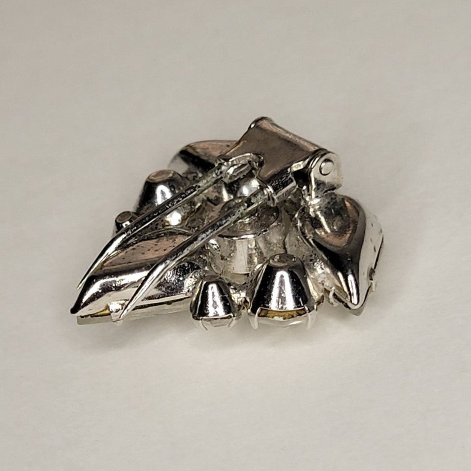 Pieces Uniques Vintage Glass Rhinestone Silver Tone Fur Clip Size ONE SIZE - 7 Thumbnail