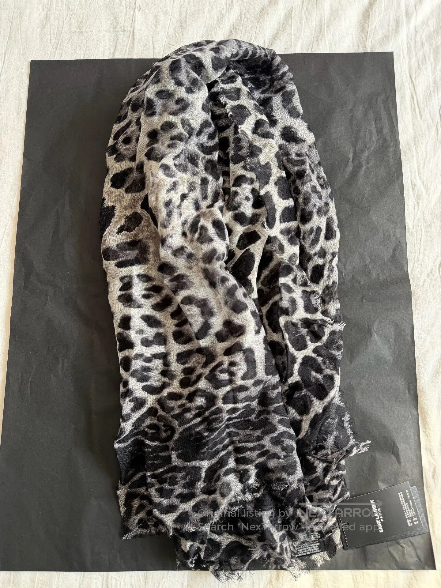 Saint Laurent Paris Saint Laurent Leopard Print Shawl. Size ONE SIZE - 1 Thumbnail