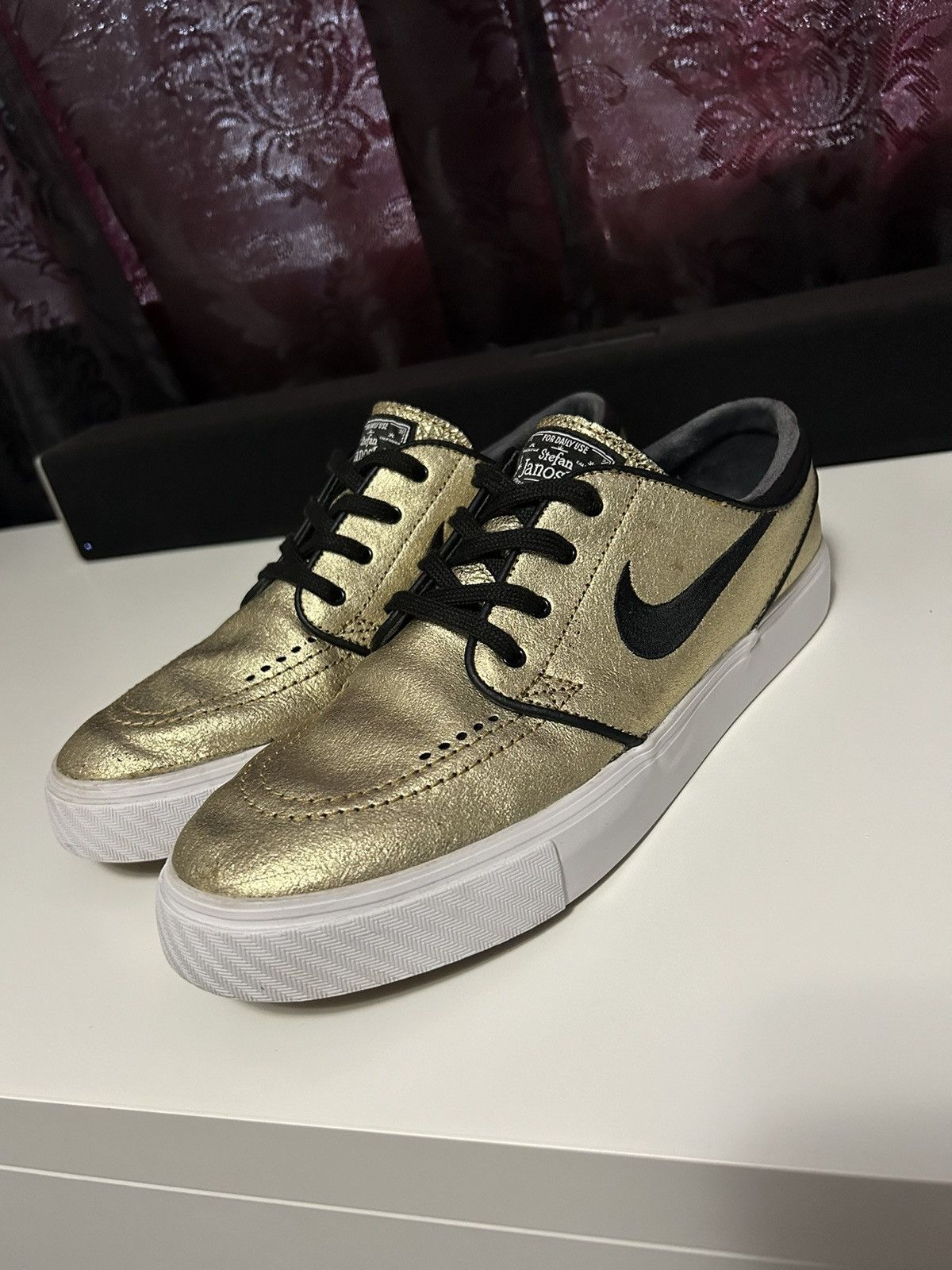 image of Nike Stefan Janoski Metallic Gold - Size: 8.5 Shoes, Men's