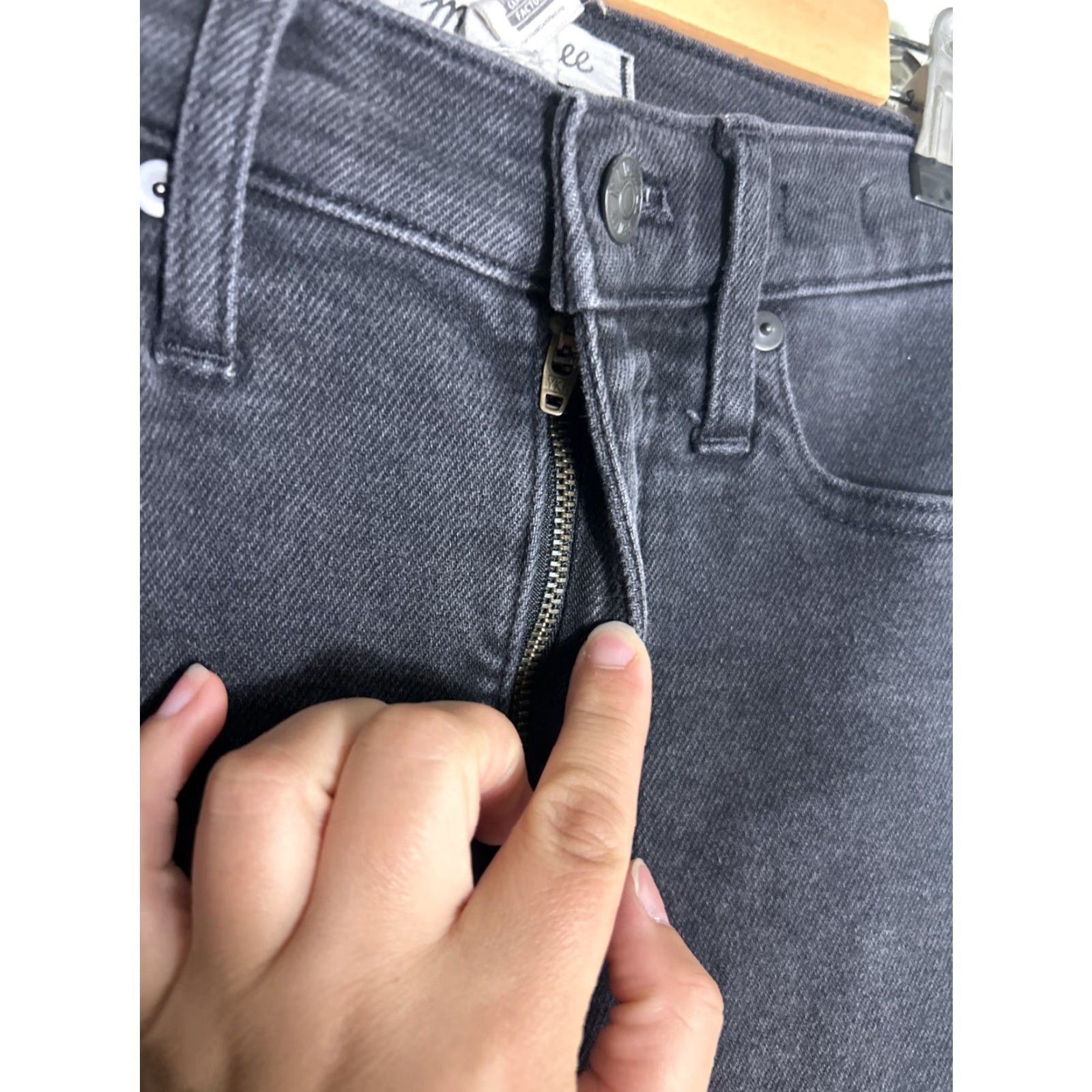 Madewell VINTAGE Madewell Womens Jeans 26x26 Black 10” High Rise Skinny Petite 26P Womens Jeans Skinny Black 90s Concert Size 26" / US 2 / IT 38 - 6 Thumbnail