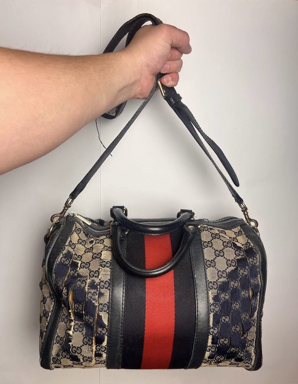 Authentic Distressed Y2K vintage GUCCI Boston bag