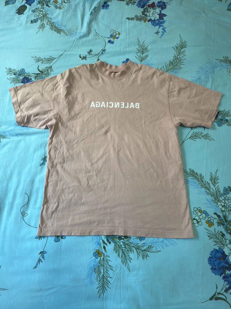 Balenciaga Balenciaga Mirror Light Pink Short Sleeve T-Shirt 2505-Next Size US XS / EU 42 / 0 - 1 Thumbnail