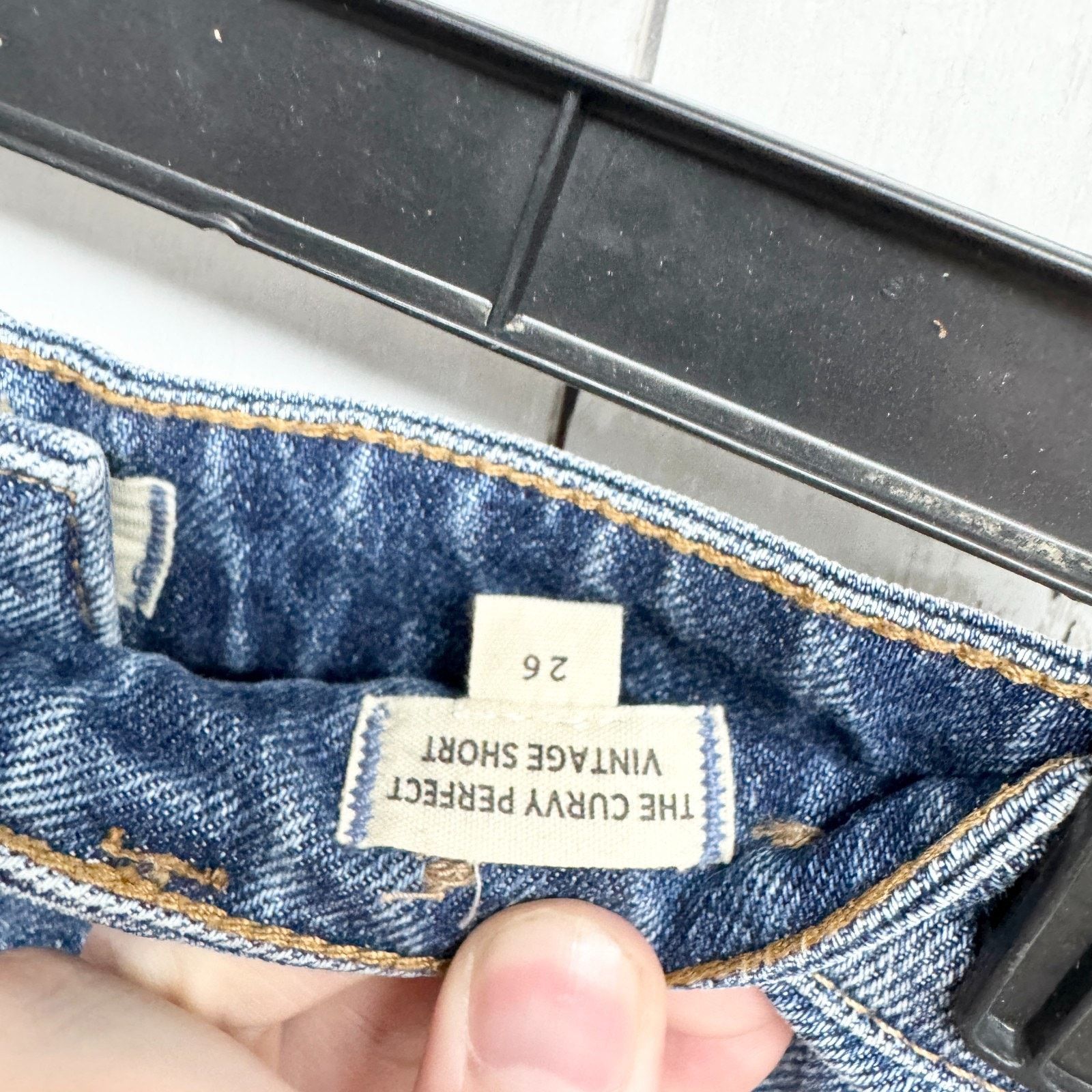 Madewell Madewell Shorts Size 26 The Curvy Perfect Vintage Short Midi Size US 26 / EU 42 - 4 Thumbnail