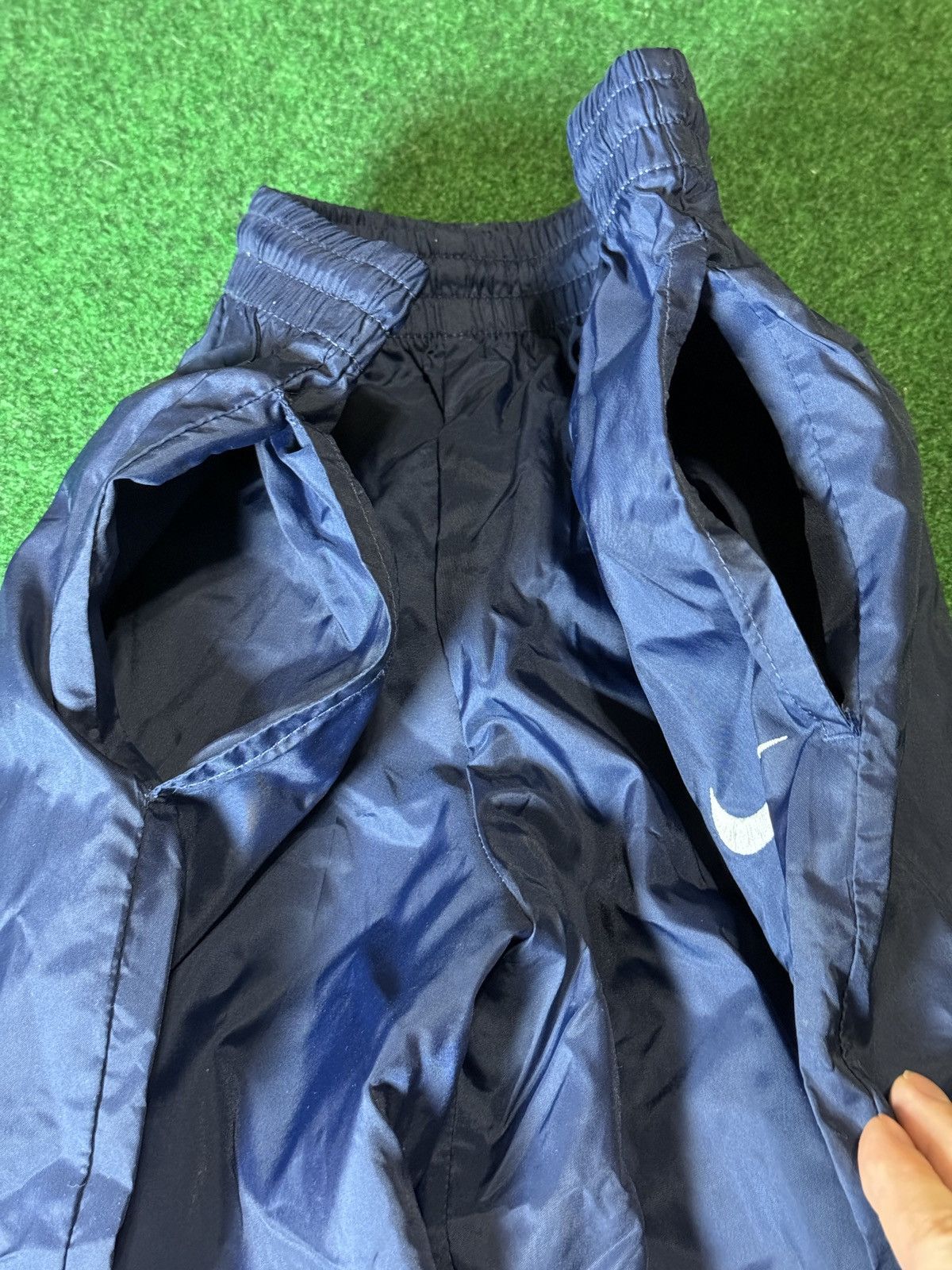 Nike × Vintage Vintage 90s Nike Nylon Blue Joggers Adjustable Waist 26x28 Size US 26 / EU 42 - 2 Thumbnail