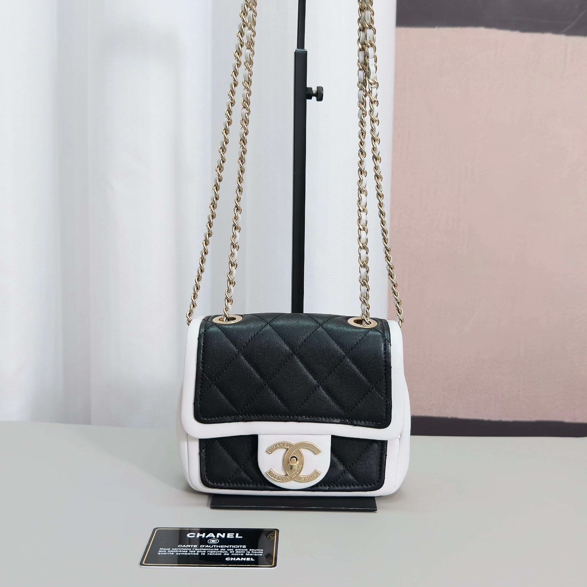 Chanel Pre-loved Bag Very good condition Size ONE SIZE - 1 Thumbnail