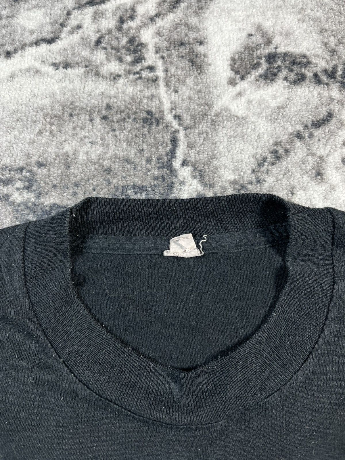 Vintage Vintage 1988 Air Waves Bunny Humor Tee Black M L 80s Size US M / EU 48-50 / 2 - 8 Thumbnail