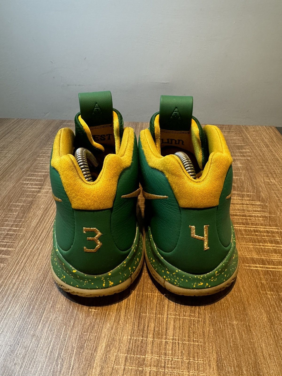 Nike Nike Kyrie 4 ID By You Green Basketball Shoes Mens Size 7.5 Size US 7.5 / EU 40-41 - 4 Thumbnail