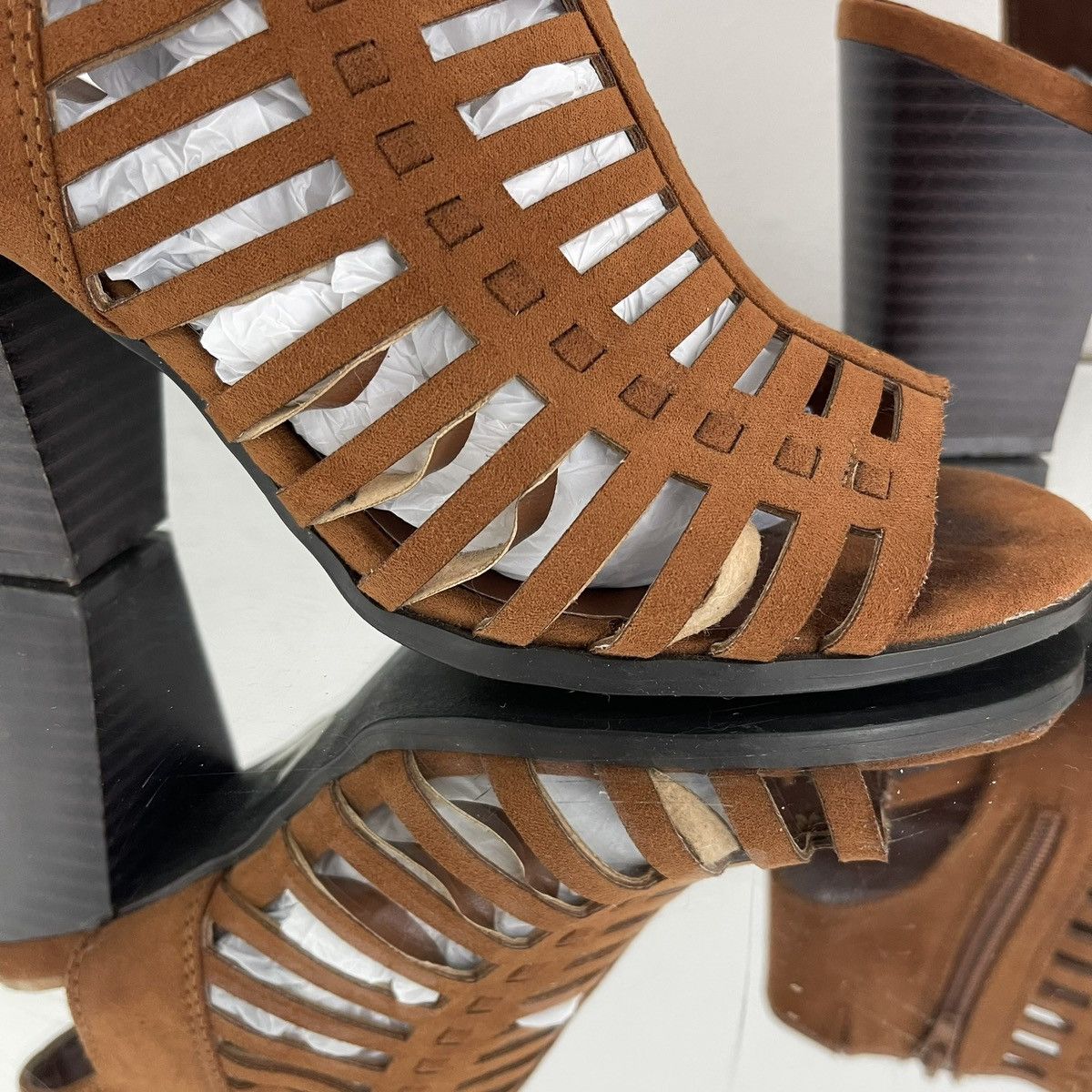 Forever 21 FOREVER 21 Light Brown Gladiator Ankle Sandal Block Heels Size US 7 / IT 37 - 4 Thumbnail
