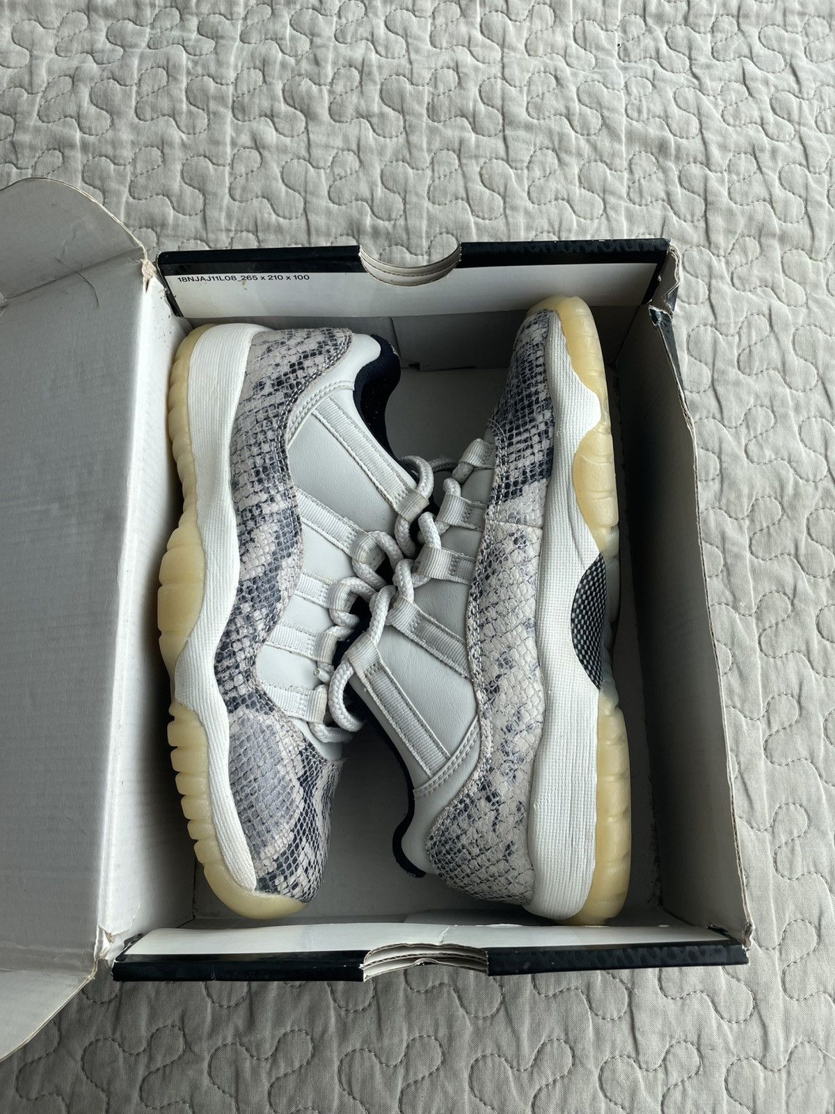 Jordan Brand Jordan 11 low " Light bone " Size US 5 / EU 37 - 6 Thumbnail