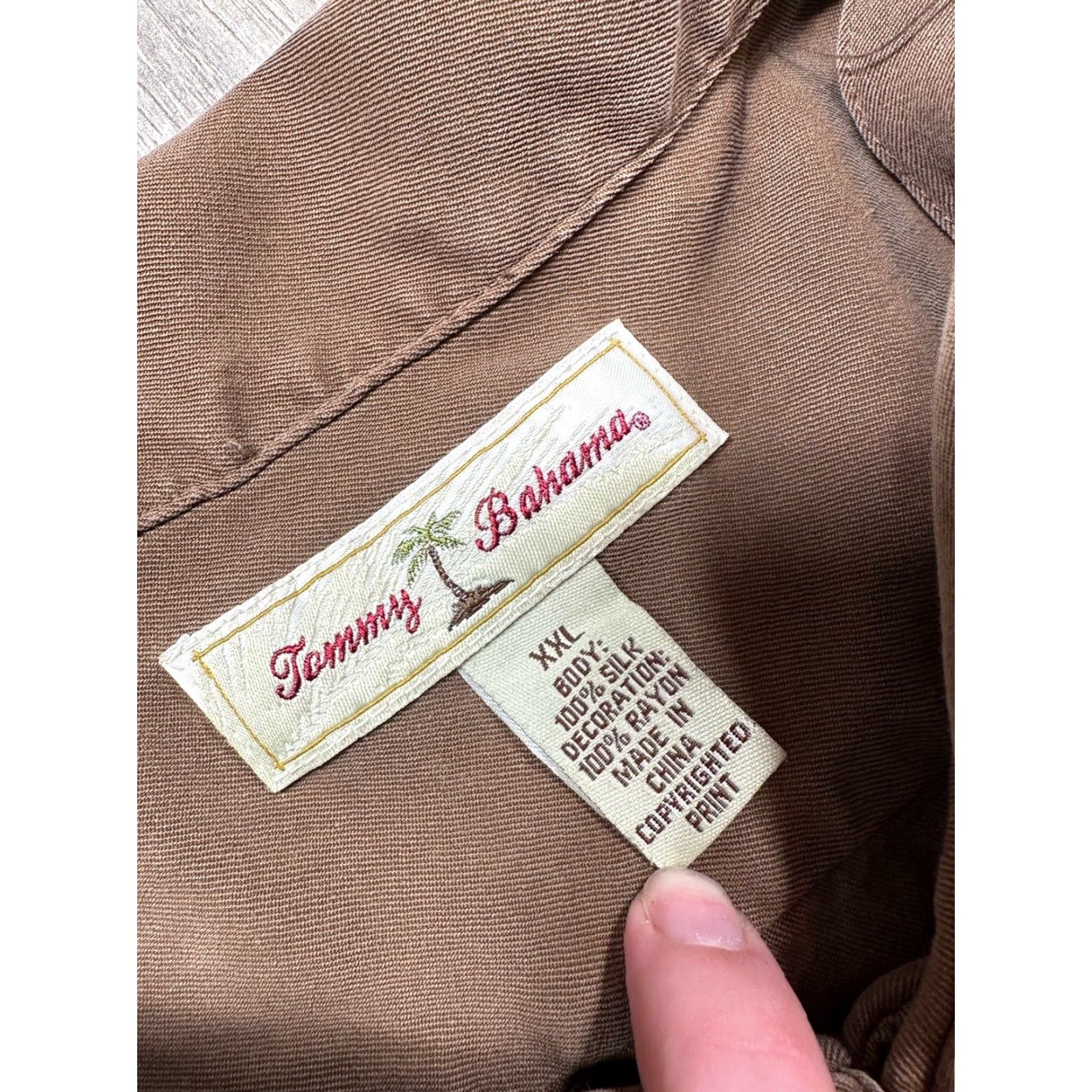 Tommy Bahama VINTAGE Tommy Bahama Button-Up Shirt SS 2XL Silk Brown Embroidered Casual Party/Cocktail Travel Mens Size US XXL / EU 58 / 5 - 3 Thumbnail