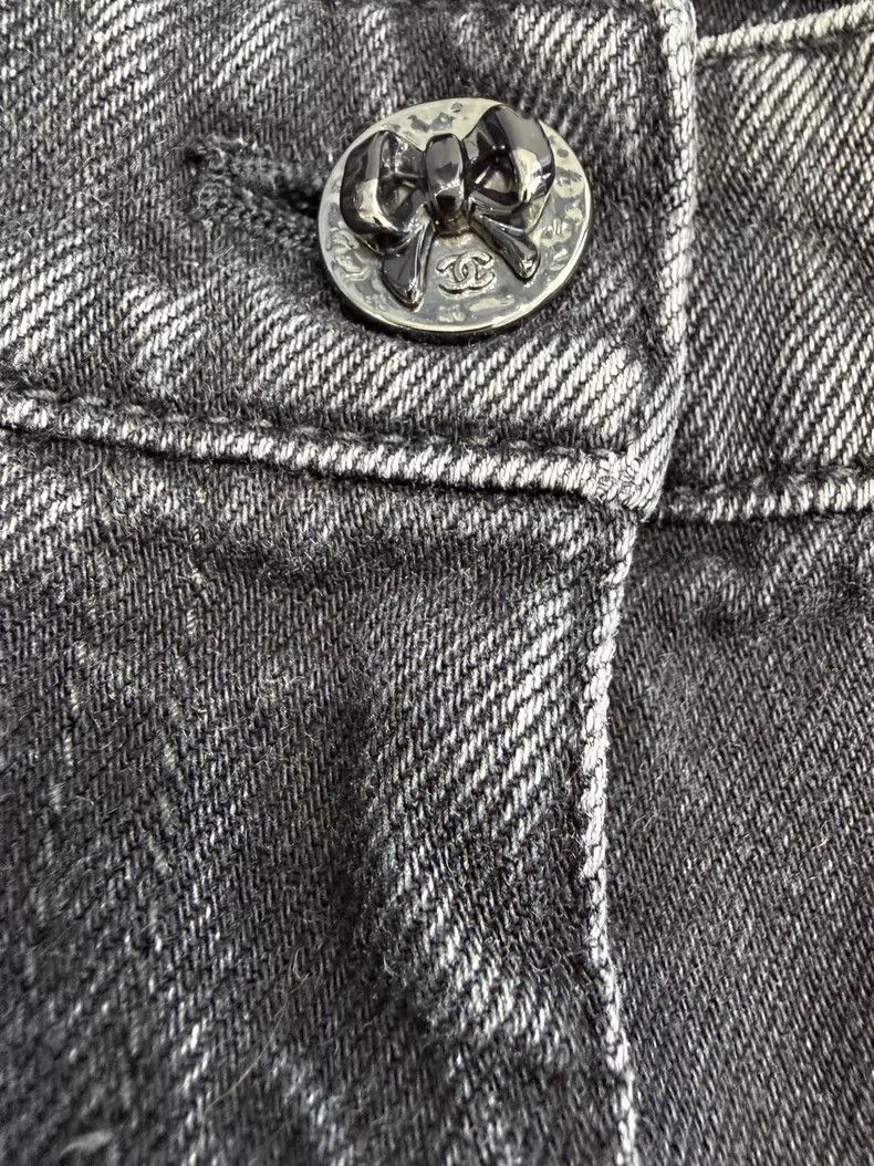Chanel Chanel Black bow jeans Size 25" / US 0 / IT 36 - 4 Thumbnail