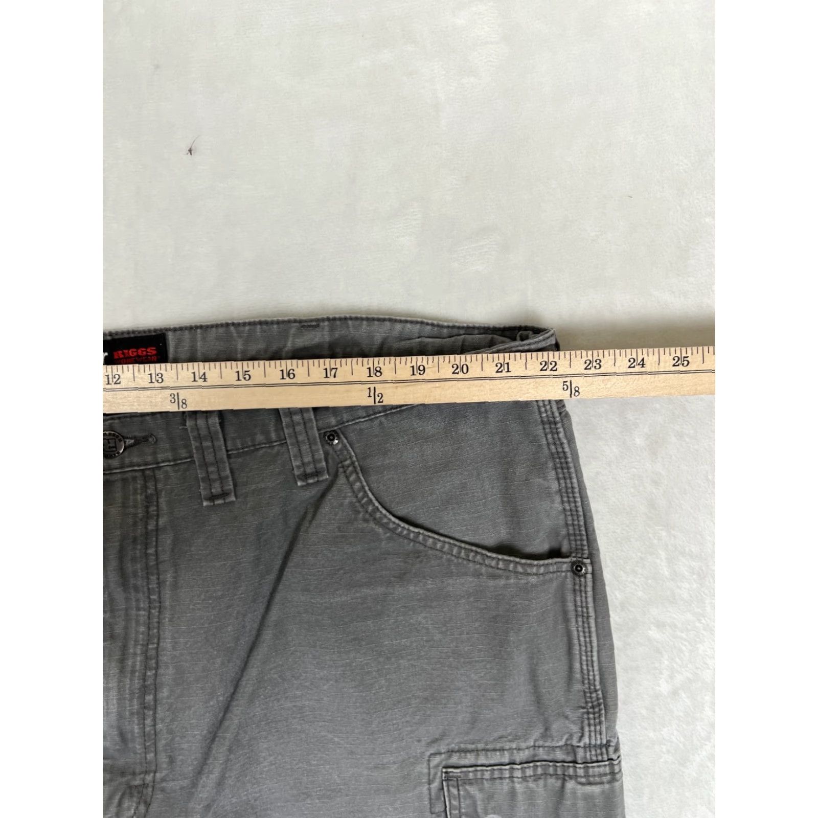 Wrangler Wrangler Shorts Cargo Workwear Beige Regular 38 Men Pockets Ripstop Inseam 9 in Cotton Flat Front Zip Vintage No Size US 38 / EU 54 - 5 Thumbnail