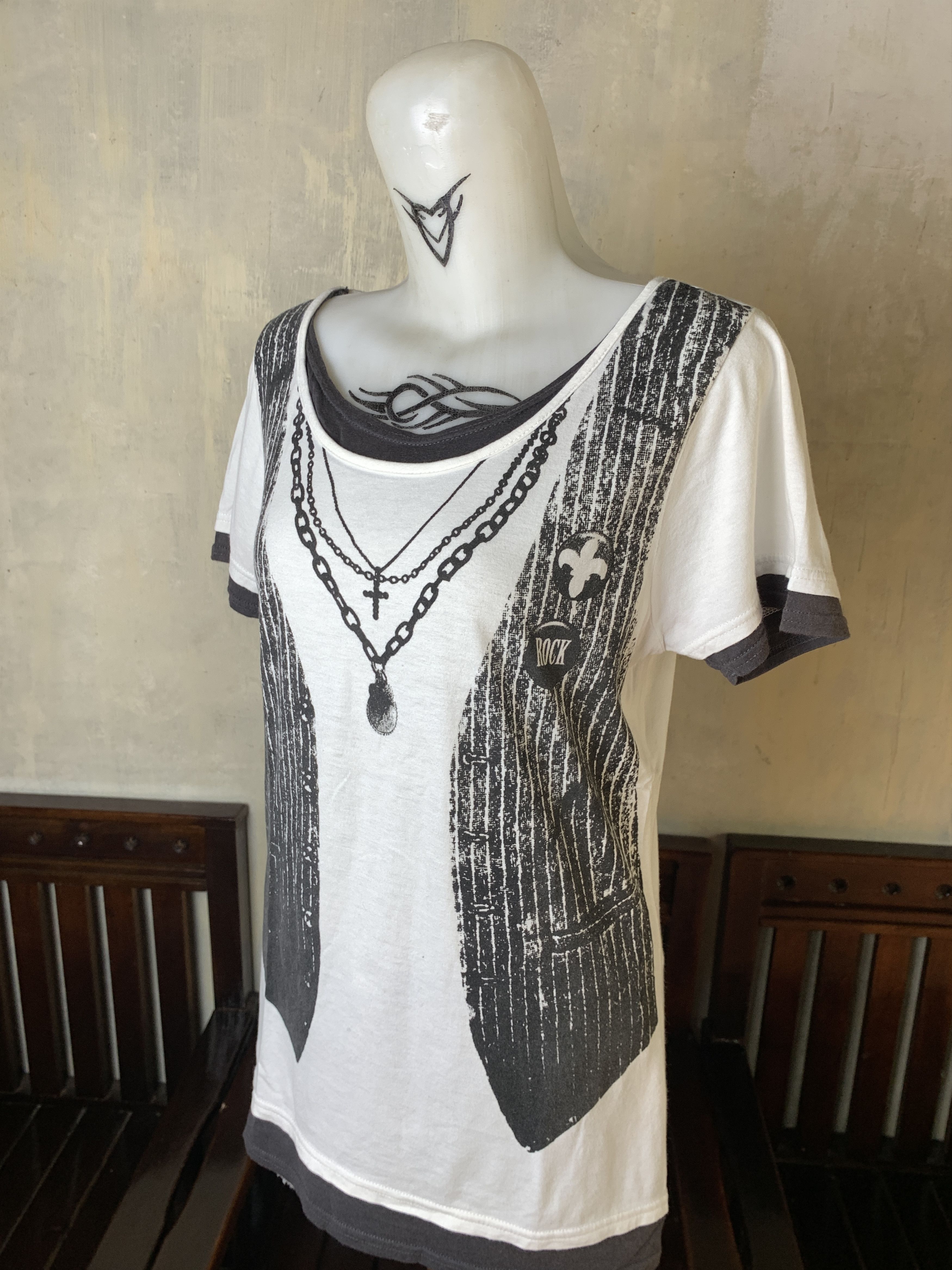 Japanese Brand babe be equivalent Necklace Vest Print Tee (M) Size M / US 6-8 / IT 42-44 - 2 Thumbnail