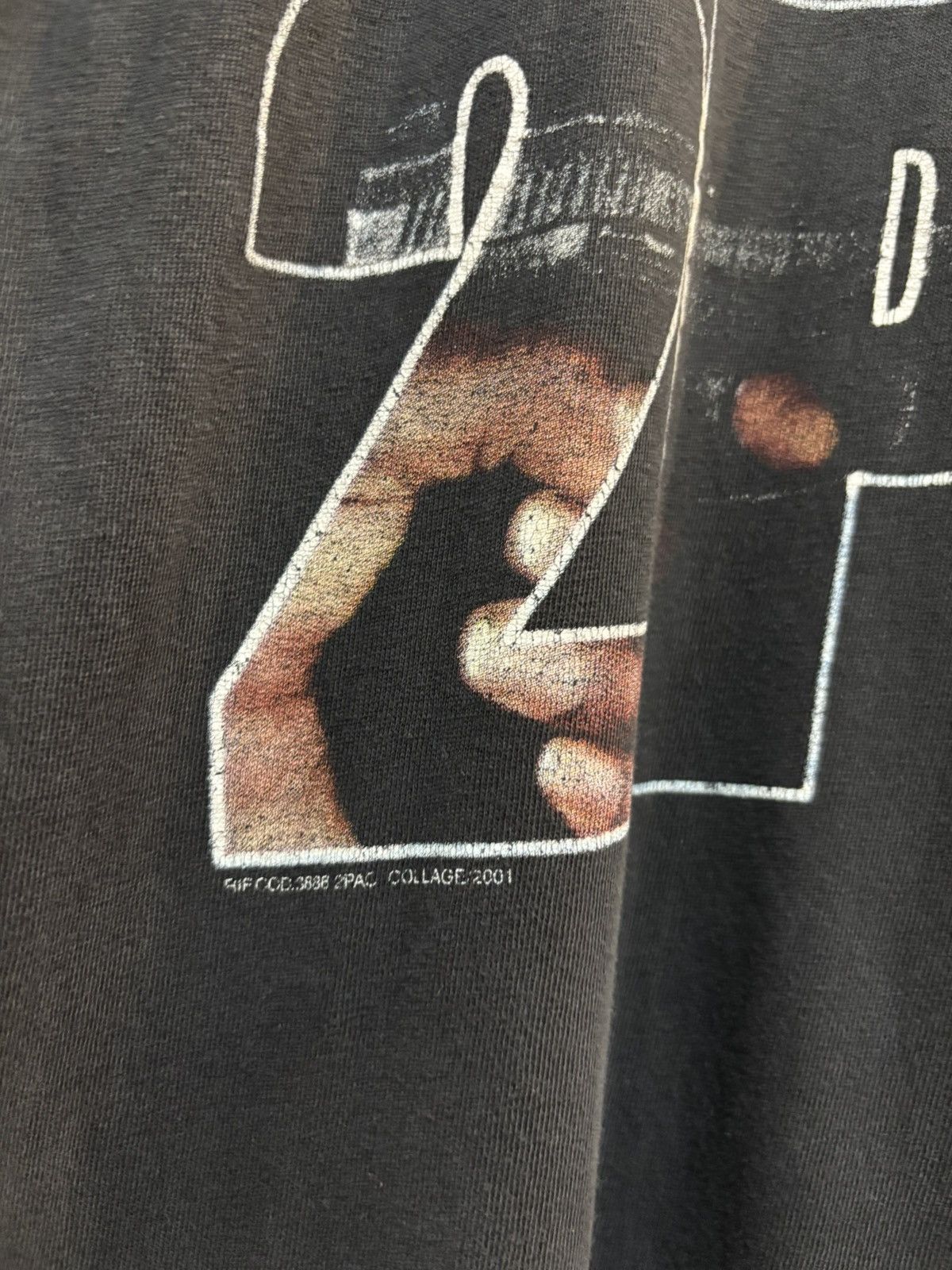 Vintage Vintage 2001 2Pac Thug Gangsta Rap Tee Size US L / EU 52-54 / 3 - 3 Thumbnail