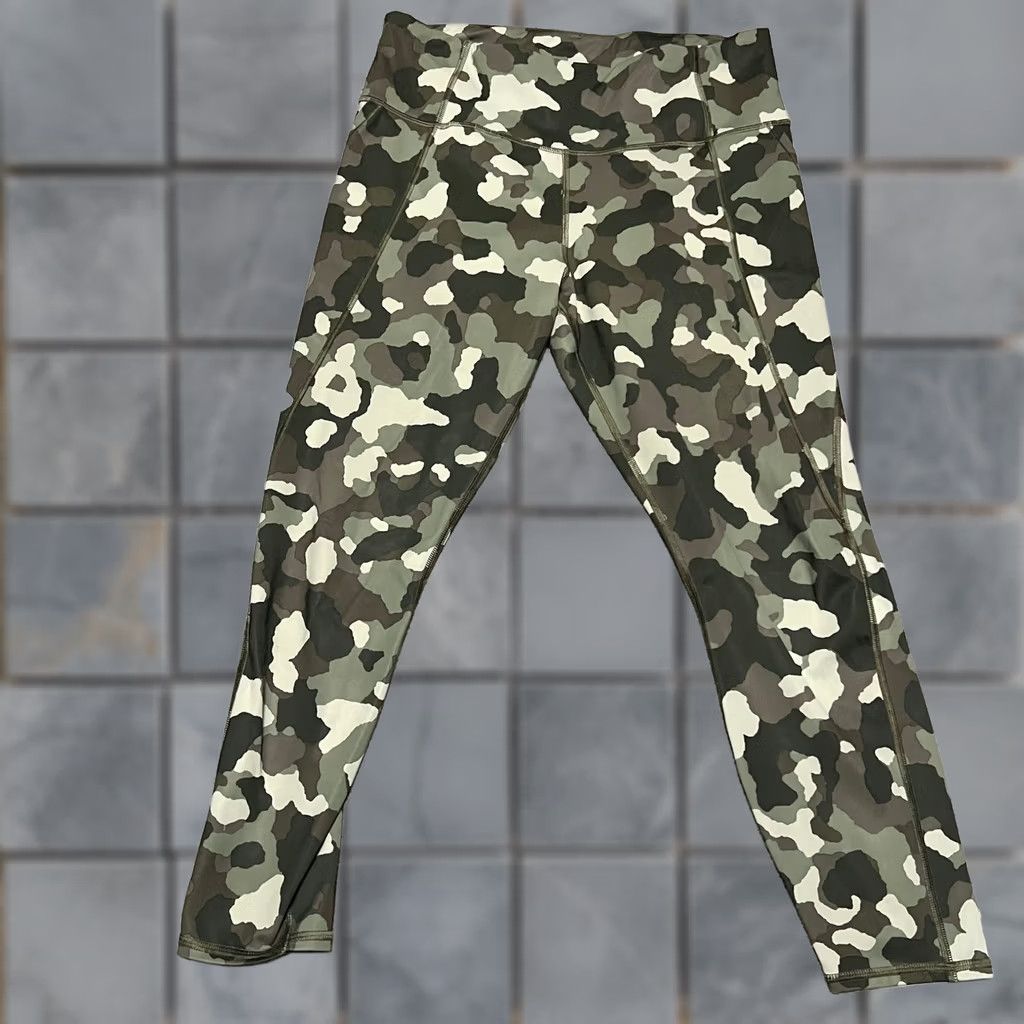 Athleta Athleta Leggings Womens Large Lightning 7/8 Tight Green Pocket Pants Size 36" / US 14 / IT 50 - 1 Thumbnail