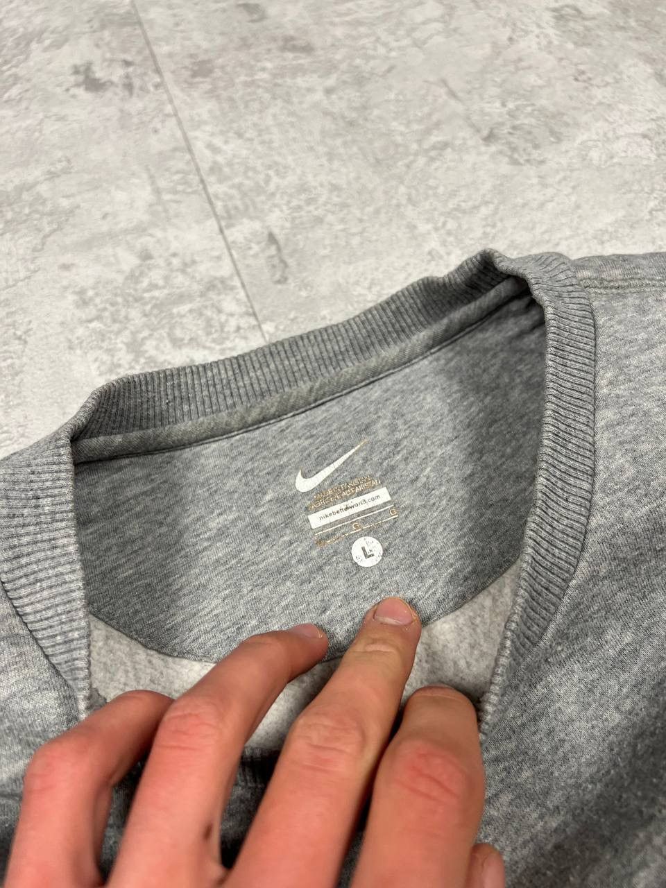 Nike Vintage Nike Sweatshirt Big Spell Out Logo Size US L / EU 52-54 / 3 - 10 Thumbnail