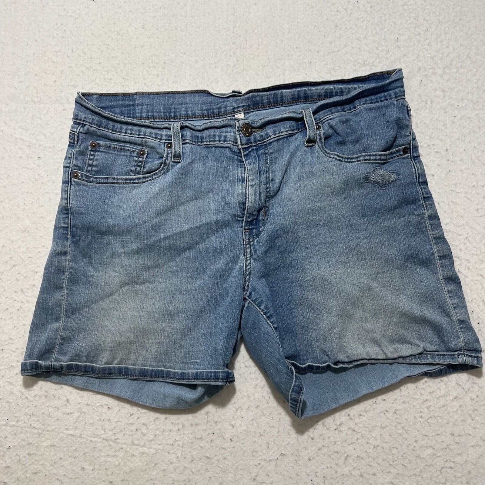 Levi's Levi's 36 Waist Blue Bermuda Jean Shorts Patch 5" Inseam Size 36" / US 14 / IT 50 - 1 Thumbnail