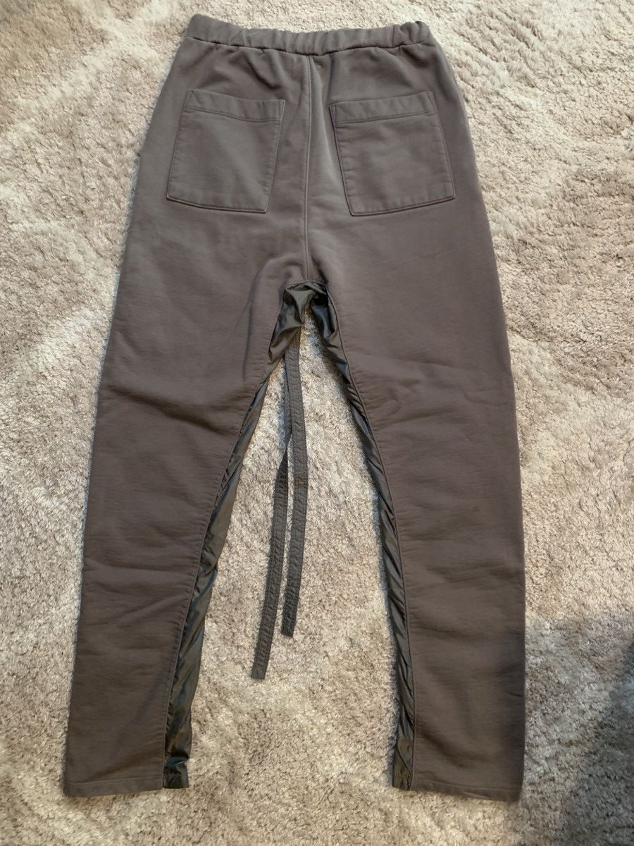 Fear of God Fear of God 6th Collection God Grey Sweatpants Size US 34 / EU 50 - 2 Thumbnail