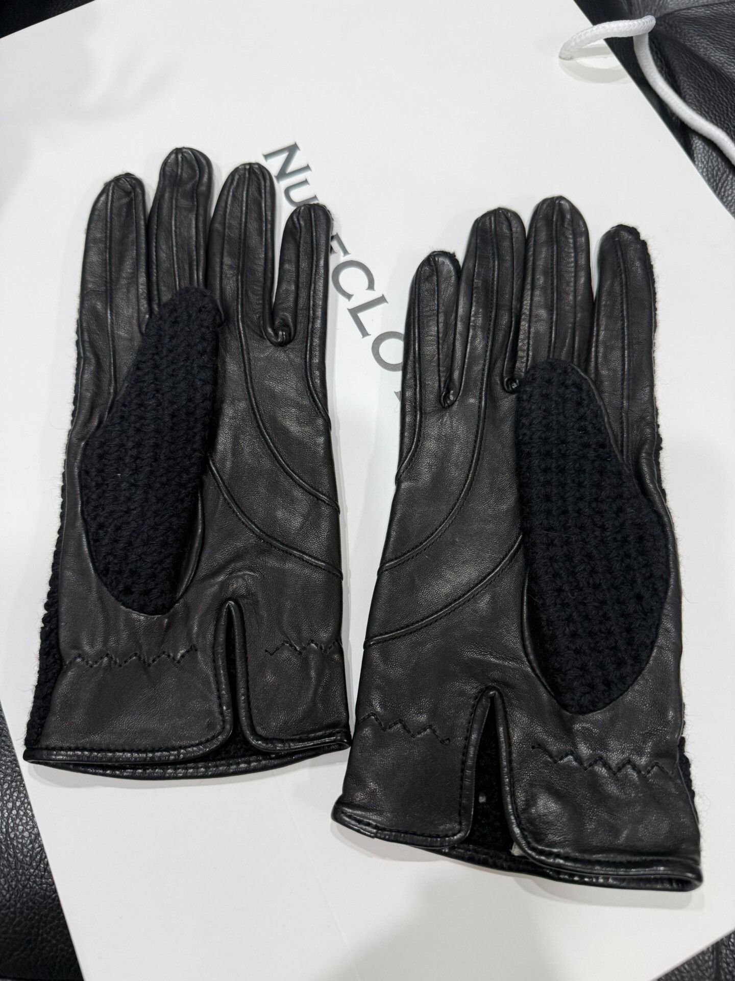 Dries Van Noten Dries van Noten Sheepskin Patchwork Gloves Size ONE SIZE - 1 Thumbnail