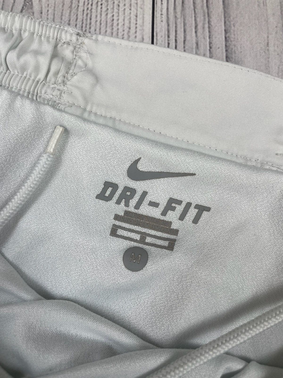 Nike Vintage Nike Manchester United soccer shorts size M Size US 32 / EU 48 - 5 Thumbnail