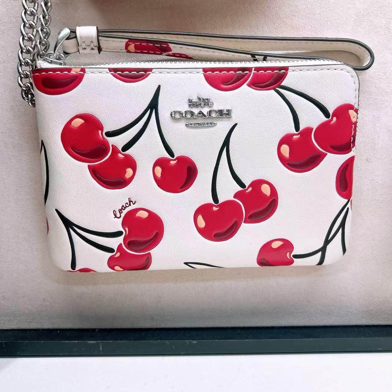 Coach 🍒 Corner Zip Wristlet With Cherry Print CZ451 Size ONE SIZE - 3 Thumbnail