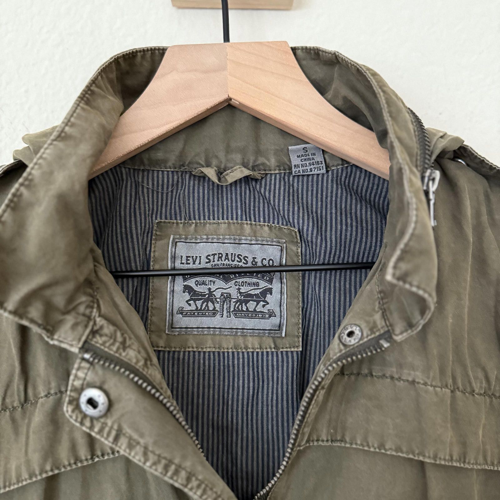 Levi's Levis Jacket Women's S Green Adjustable Hood Size S / US 4 / IT 40 - 2 Thumbnail