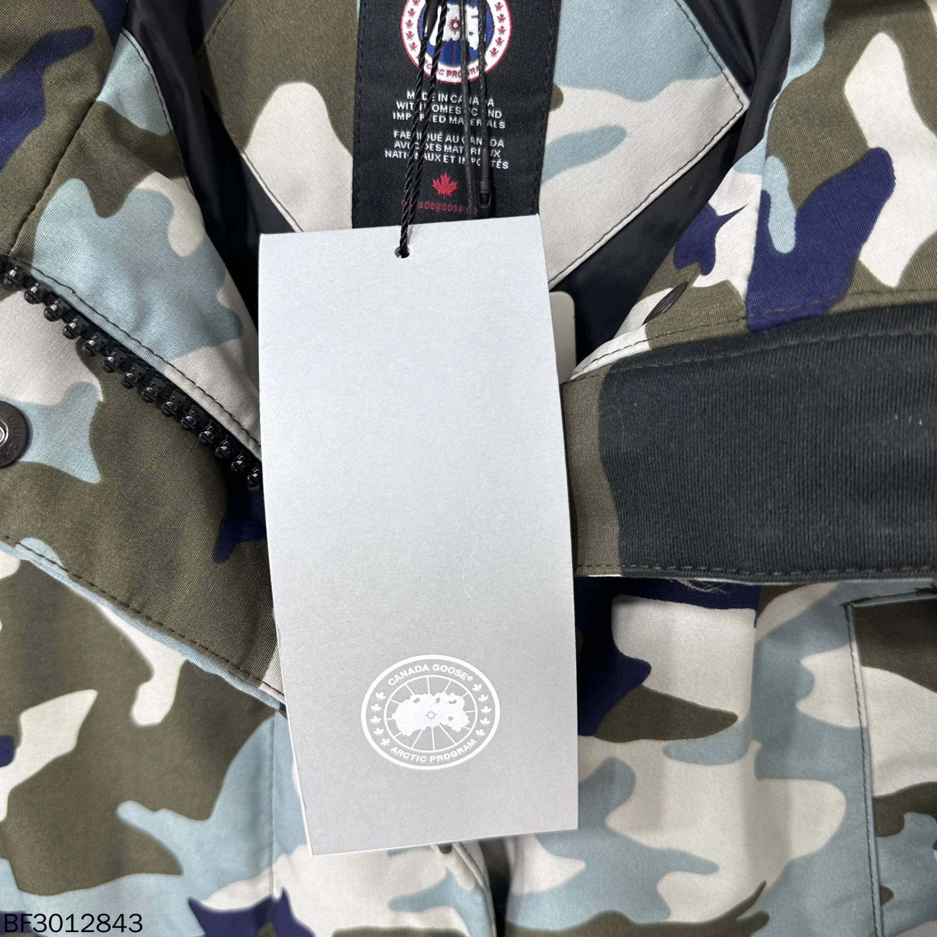Canada Goose Canada Goose camo logo hooded down jacket XL Size US XL / EU 56 / 4 - 5 Thumbnail