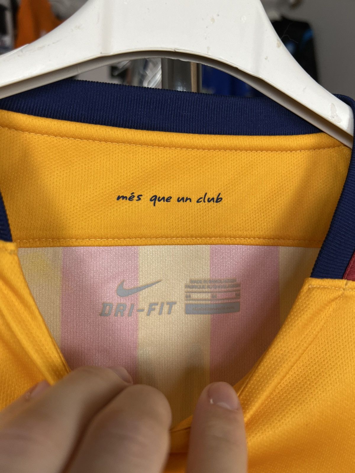 Nike Soccer Jersey Nike Barcelona 2015/16 Neymar JR #11 Size US M / EU 48-50 / 2 - 9 Thumbnail