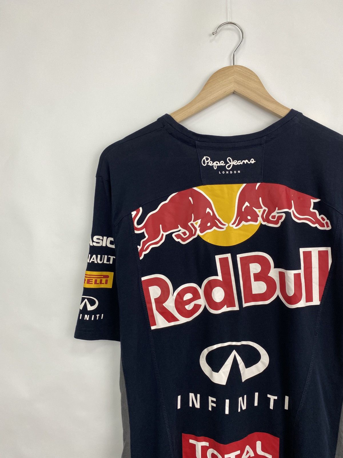 Formula 1 × Pepe Jeans Pepe Jeans Infiniti Red Bull Renault Pirelli Casio T-Shirt Size US XL / EU 56 / 4 - 3 Thumbnail