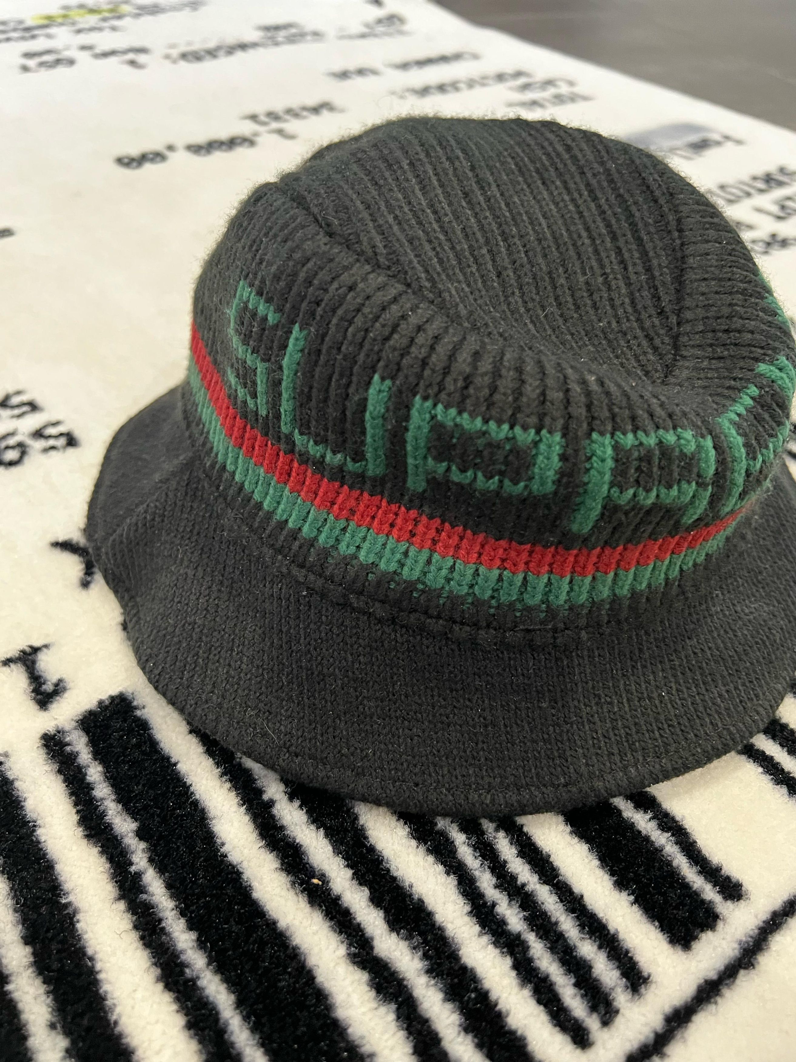 Supreme SUPREME MEDALS BUCKET HAT CRUSHER ALLOVER PRINT
