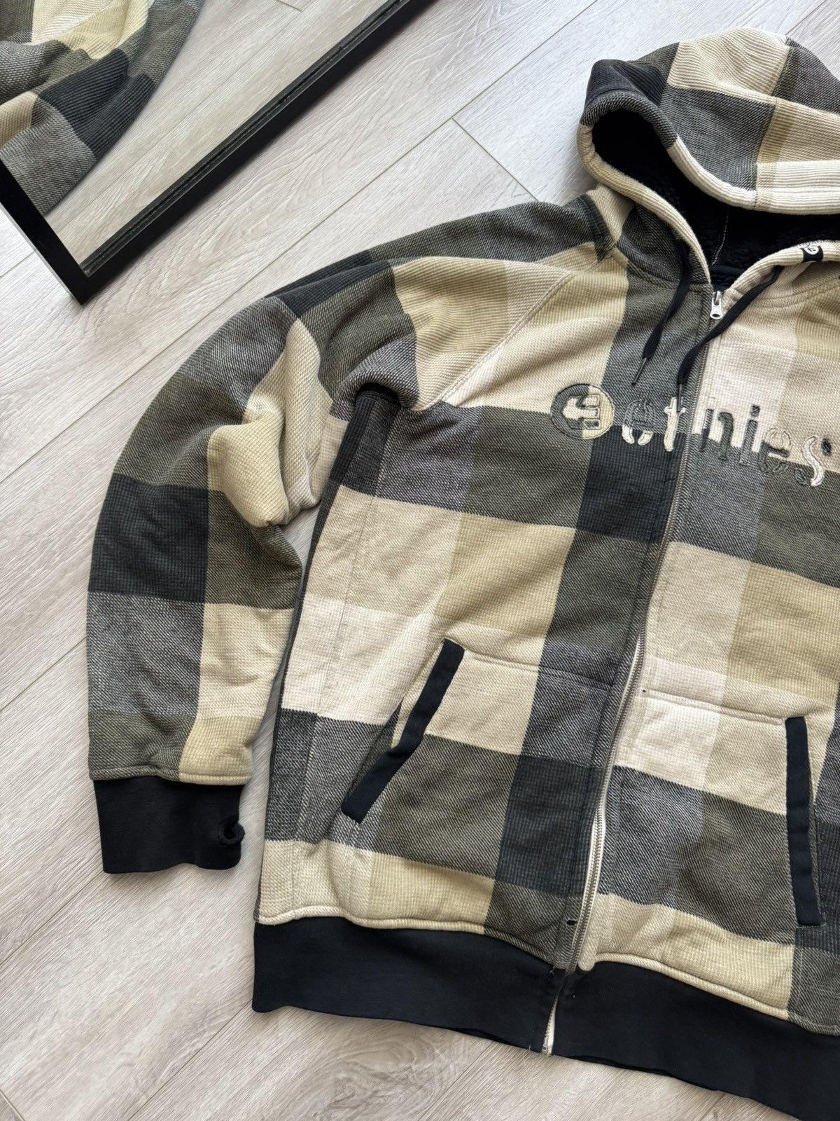 Element × Etnies × Vintage Vintage Early 2000s Etnies Fur Zip up Skate Hoodie Size US L / EU 52-54 / 3 - 2 Thumbnail